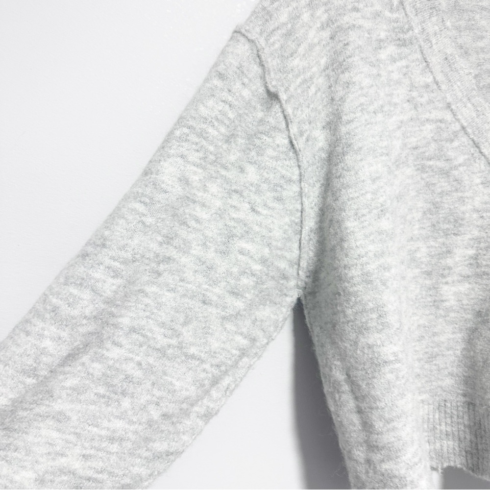 Wilfred Light Gray V-Neck Sweater size XL - Picture 5 of 11